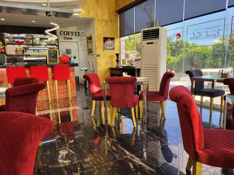 Kandi Big 1 Bedroom King Bed, Free Housekeeping, Wi-Fi Angeles Ngoại thất bức ảnh