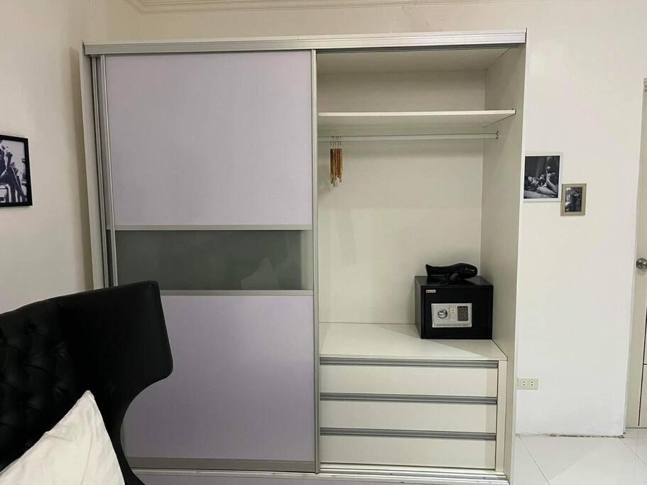 Kandi Big 1 Bedroom King Bed, Free Housekeeping, Wi-Fi Angeles Ngoại thất bức ảnh